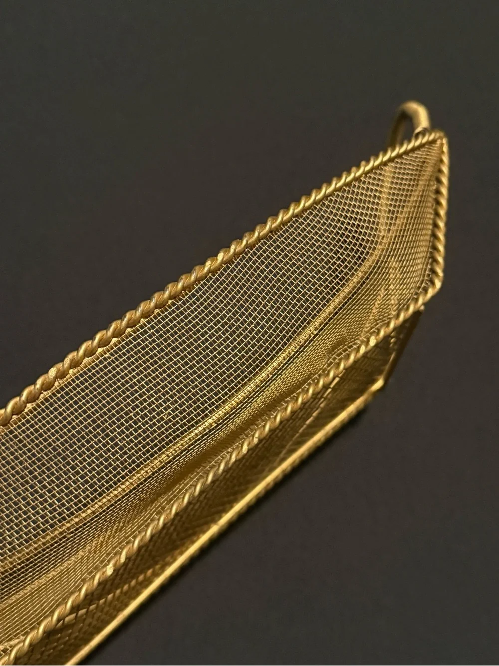 N/A elegant gold